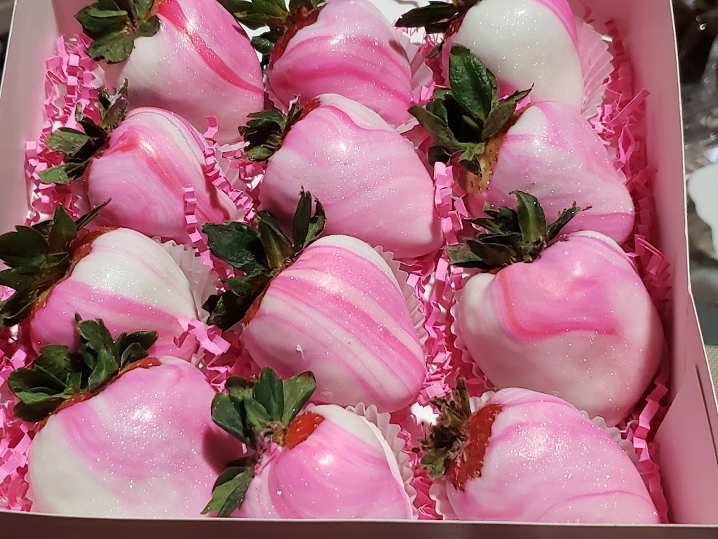 Berry Yummy Treats | restaurant | 19450 Hubbell Ave, Detroit, MI 48235, USA | 3139898378 OR +1 313-989-8378