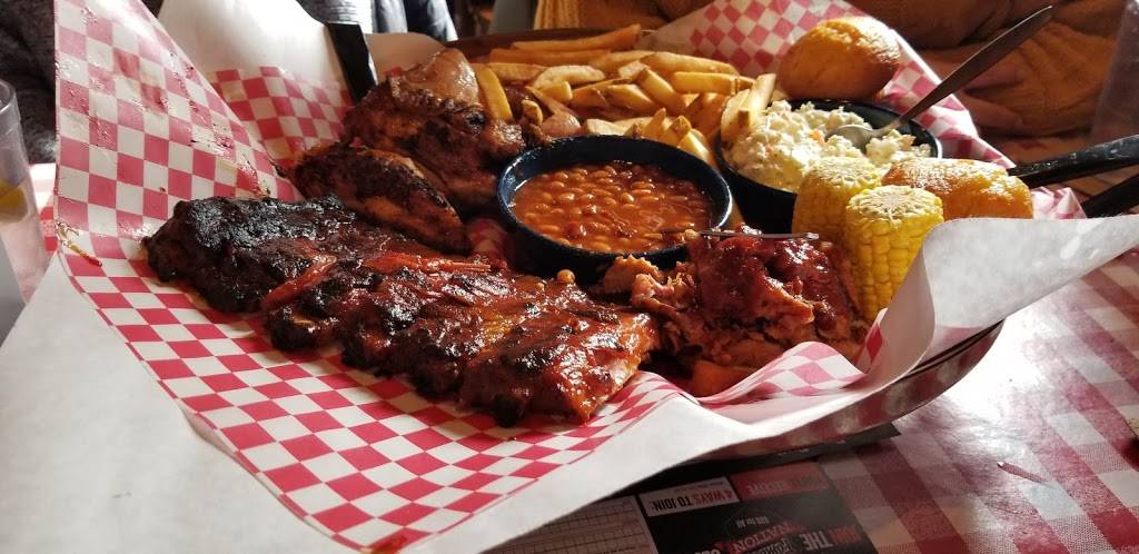 Famous Daves Bar-B-Que | restaurant | 1631 W Lake St, Addison, IL 60101, USA | 6302610100 OR +1 630-261-0100