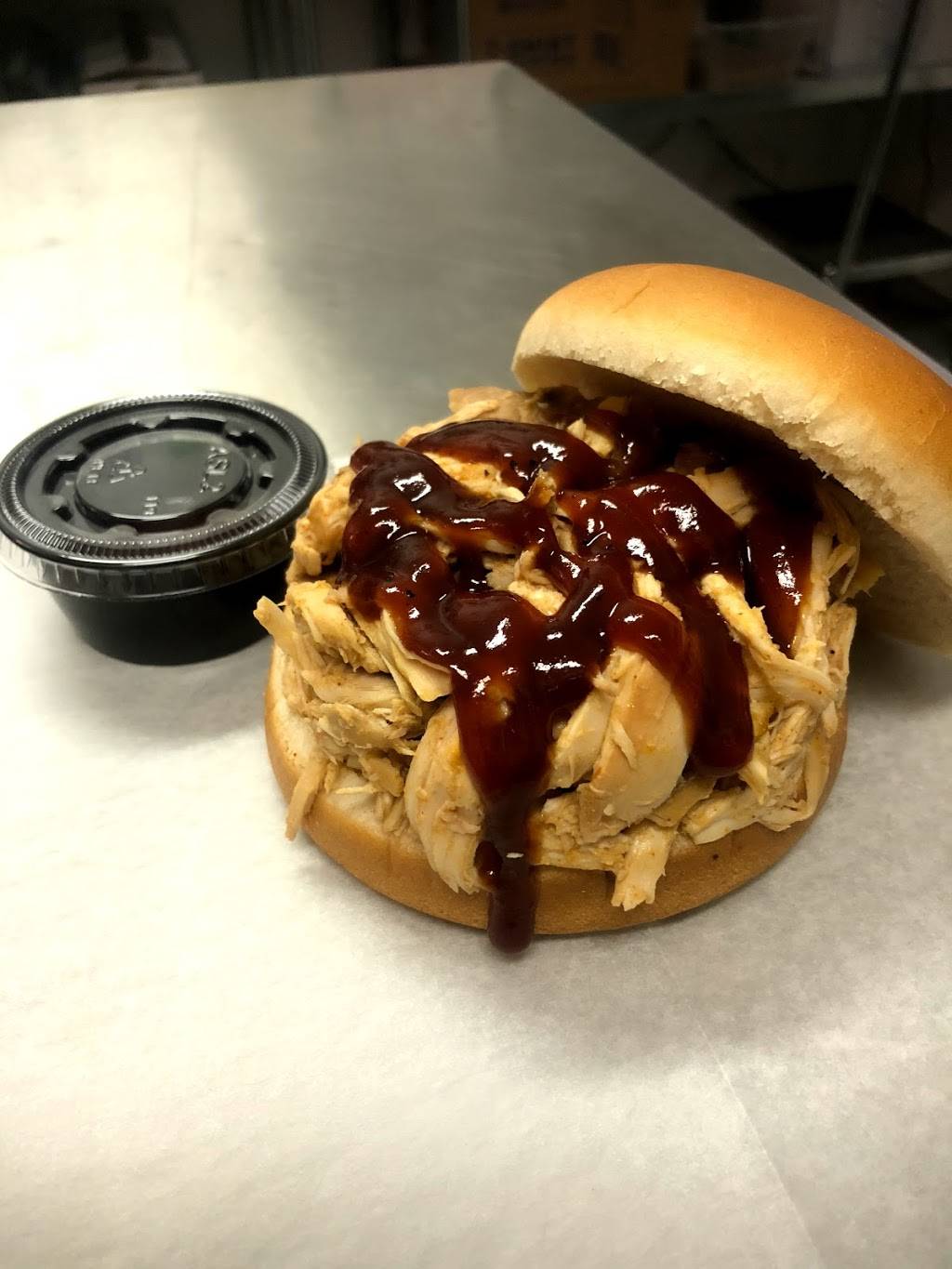 Mamas Kitchen | restaurant | 603 N 26th St, Louisville, KY 40212, USA | 5025655760 OR +1 502-565-5760