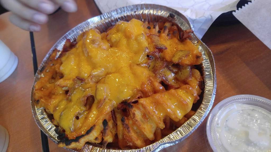 Burger Shack | restaurant | 97 Broadway, Lynbrook, NY 11563, USA | 5162182777 OR +1 516-218-2777