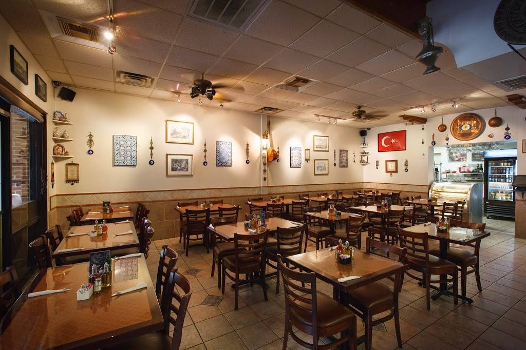 Istanbul Grill & Deli | restaurant | 5613 Morningside Dr, Houston, TX 77005, USA | 7135262800 OR +1 713-526-2800