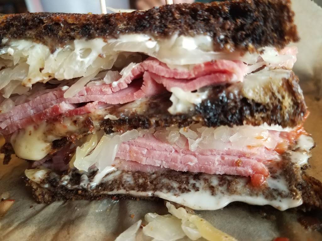 Uncle Vinnys Eatery & Pizza | restaurant | 12424 NE Sandy Blvd, Portland, OR 97230, USA | 5032547930 OR +1 503-254-7930