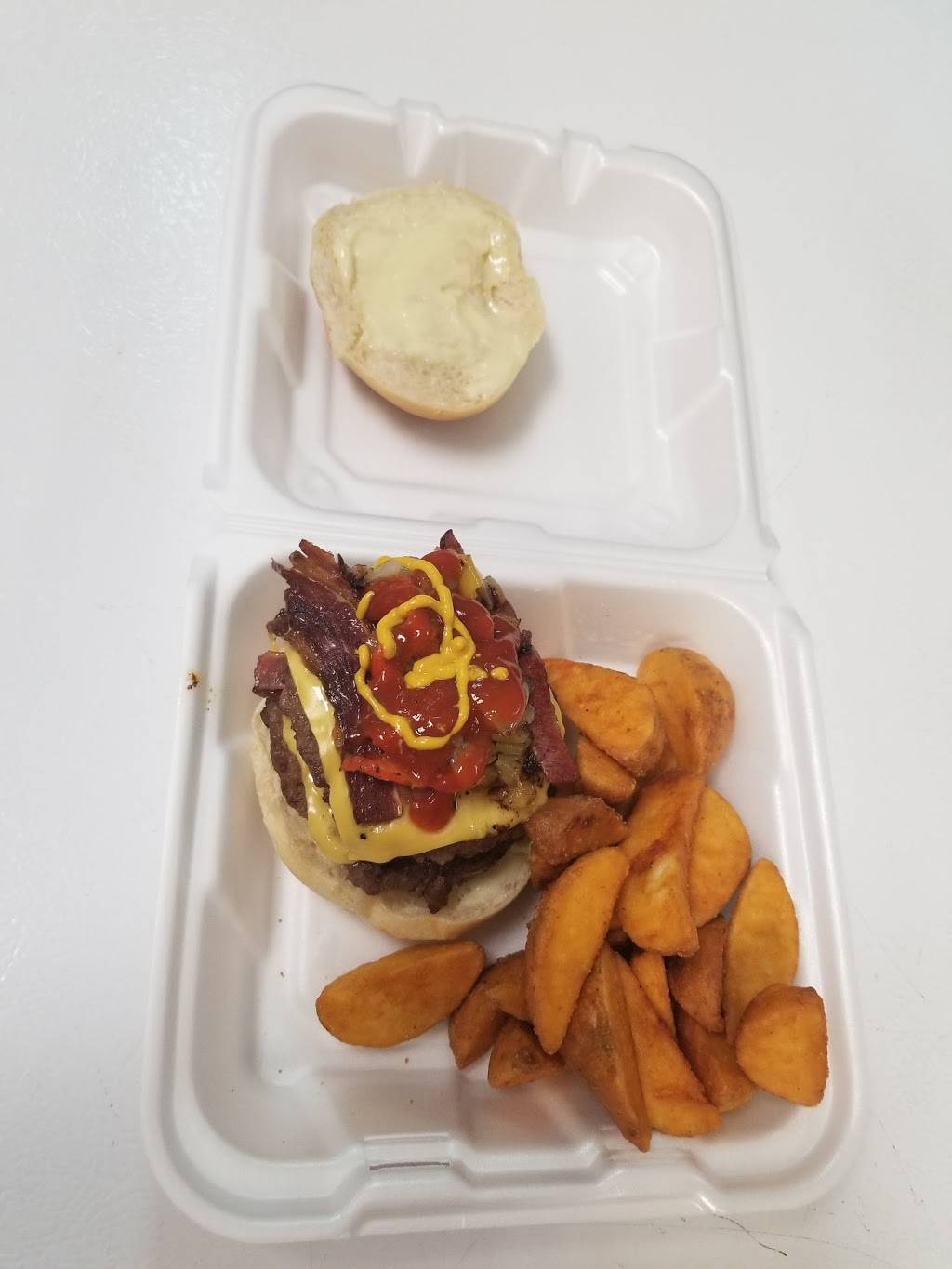 Mojoes Kitchen | restaurant | 797 W Main St, Rochester, NY 14611, USA | 5853281112 OR +1 585-328-1112