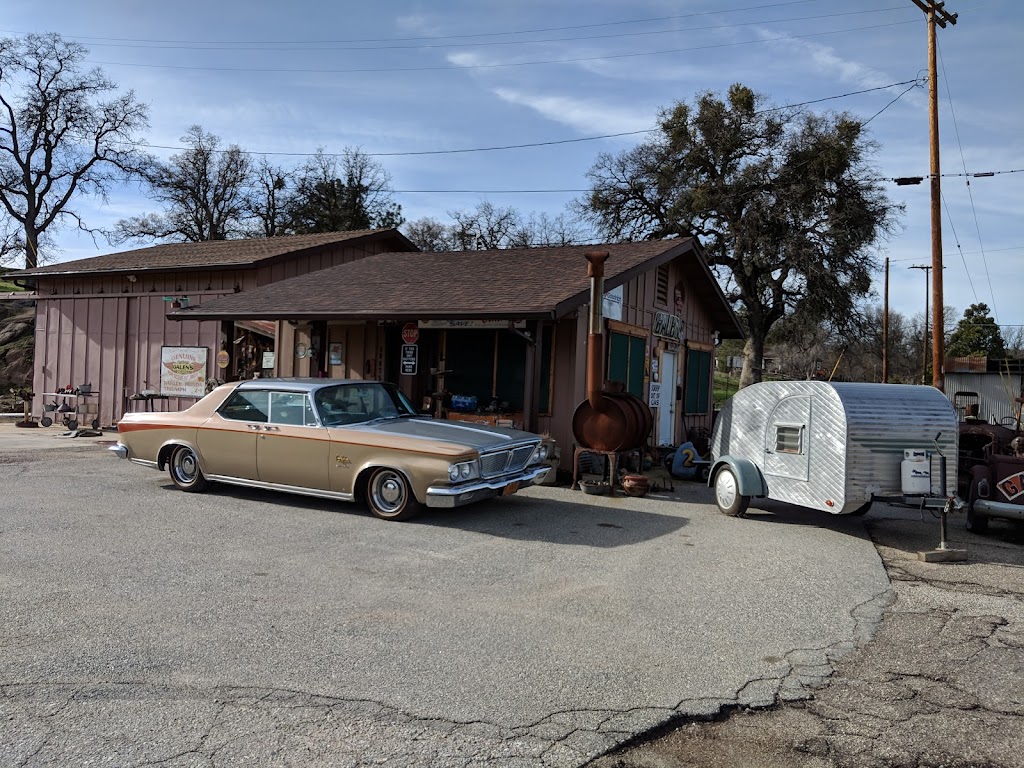 Saddle Sore Saloon | restaurant | 10669 CA-155, Glennville, CA 93226, USA | 6615368114 OR +1 661-536-8114