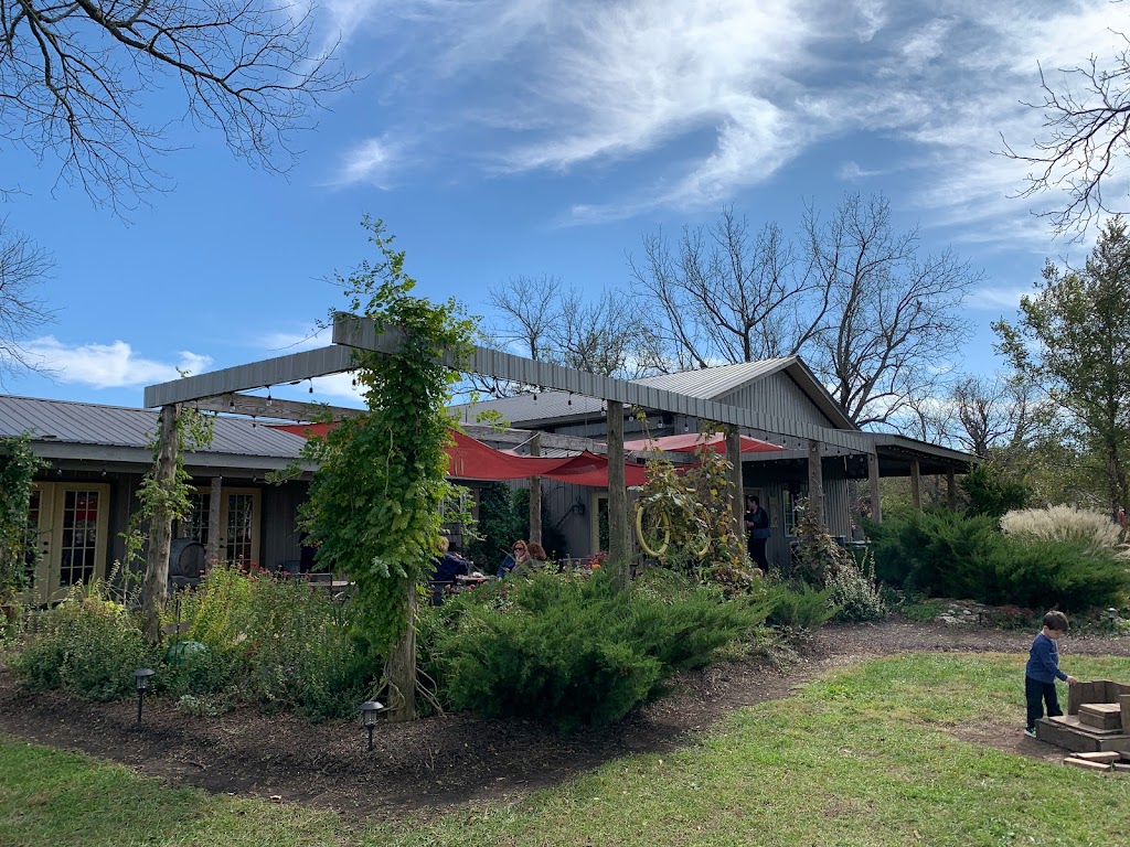 Nighthawk Vineyard & Winery | restaurant | 16381 W 343rd St, Paola, KS 66071, USA | 9136362405 OR +1 913-636-2405