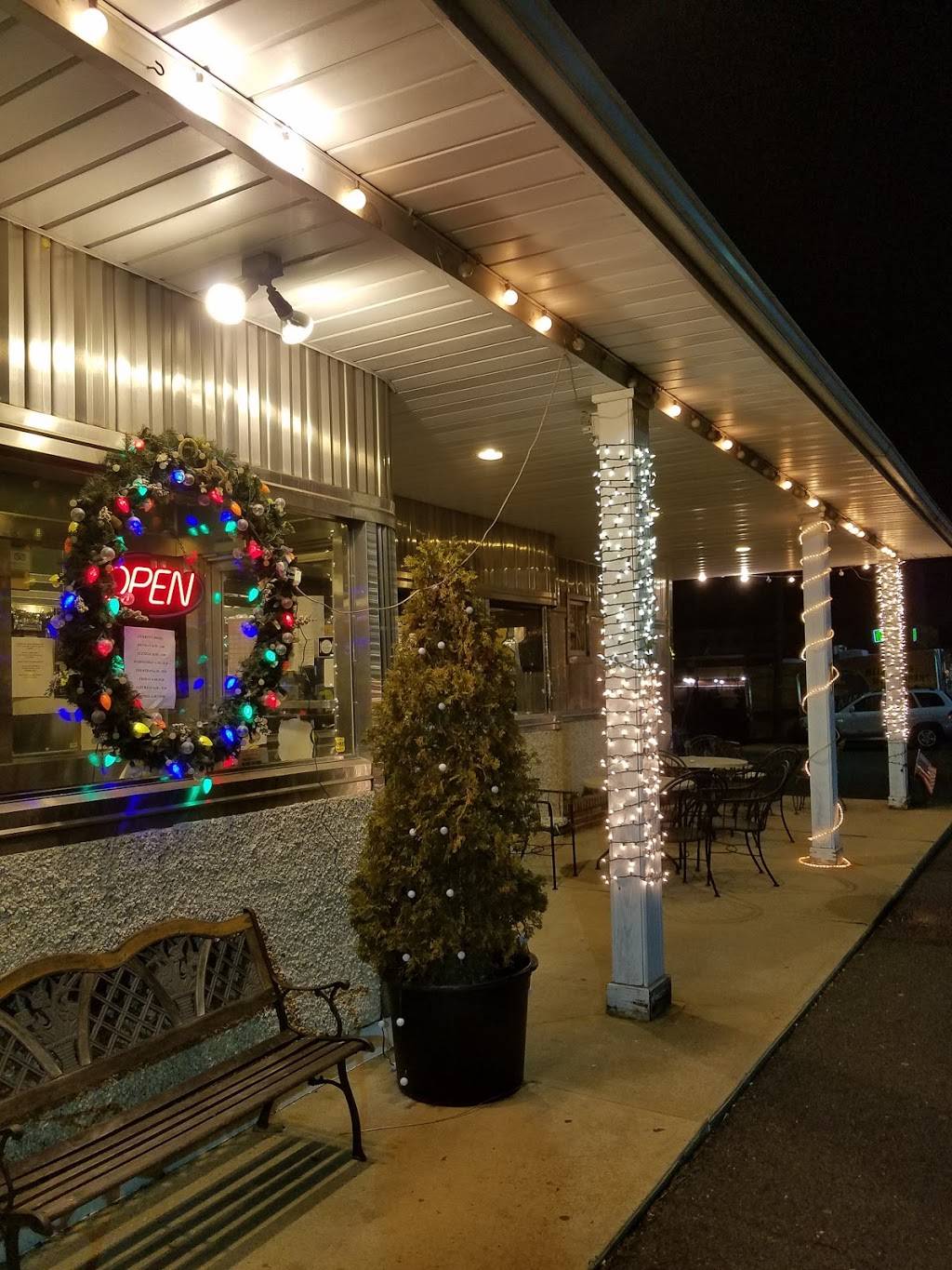 Daphnes Diner | restaurant | 1124 US-130, Robbinsville, NJ 08691, USA | 6092083104 OR +1 609-208-3104