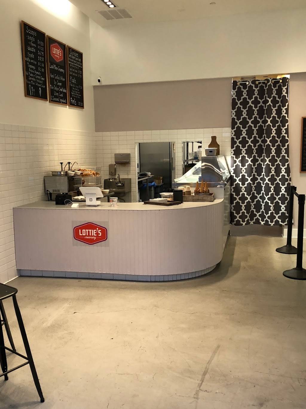 Lotties Creamery | restaurant | 240c Stanford Shopping Center, Palo Alto, CA 94304, USA | 6503846937 OR +1 650-384-6937