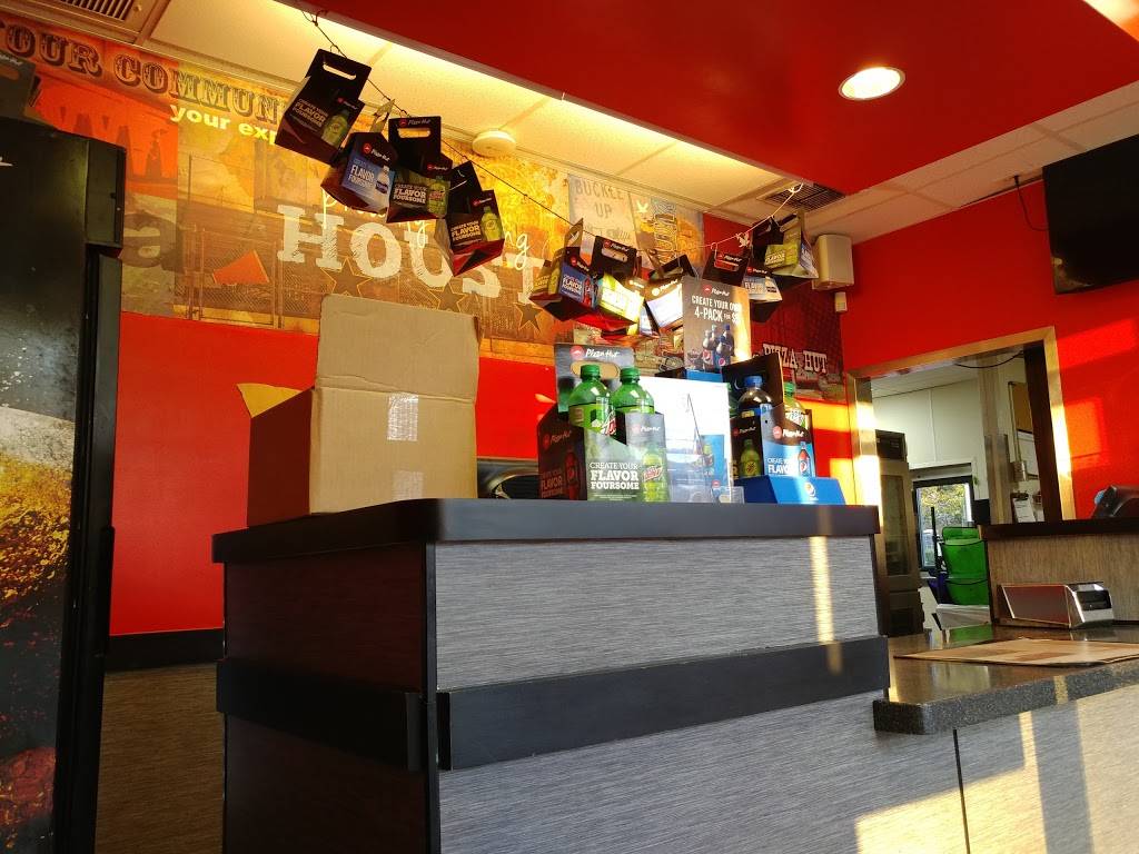 Pizza Hut | restaurant | 2018 Gessner Rd, Houston, TX 77080, USA | 7139739444 OR +1 713-973-9444