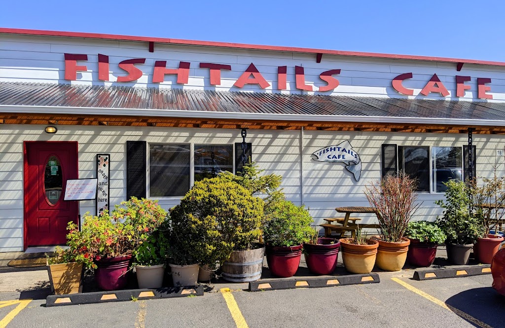 Fishtails Cafe | restaurant | 3101 SE Ferry Slip Rd # 18, Newport, OR 97365, USA | 5418676002 OR +1 541-867-6002