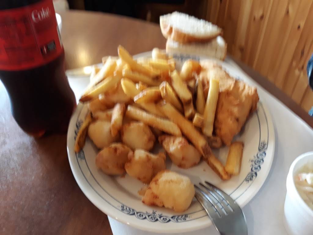 Pats Dairyland | restaurant | 55 South St, Dover-Foxcroft, ME 04426, USA | 2075642520 OR +1 207-564-2520