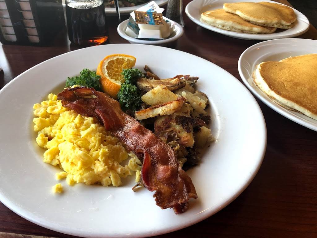 Painted Mountain Restaurant | night club | 6210 E McKellips Rd, Mesa, AZ 85215, USA | 4808320158 OR +1 480-832-0158