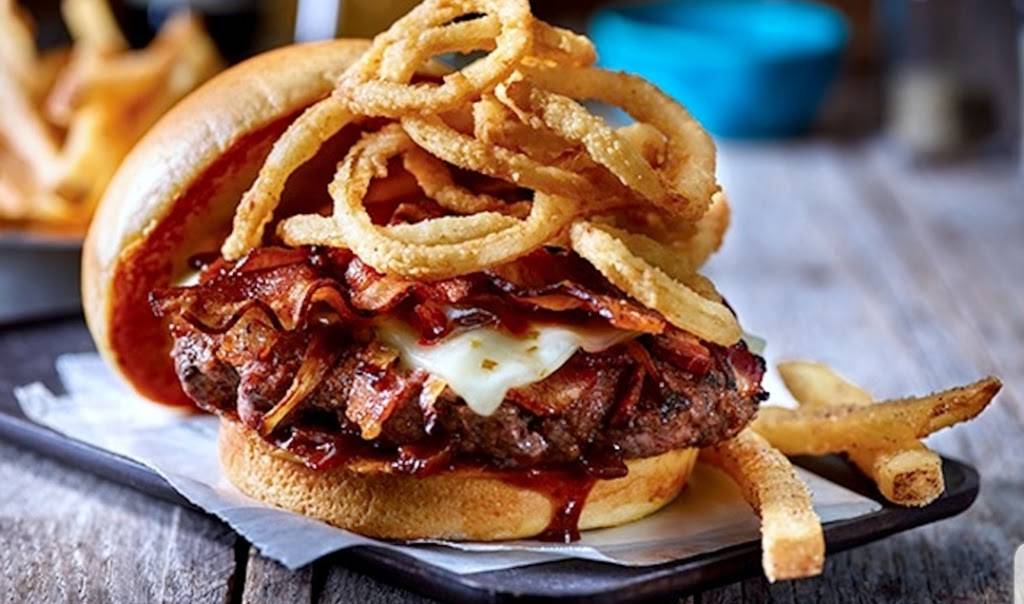 Applebees Grill + Bar | restaurant | 10501 E Garden Dr, Aurora, CO 80012, USA | 7207482617 OR +1 720-748-2617