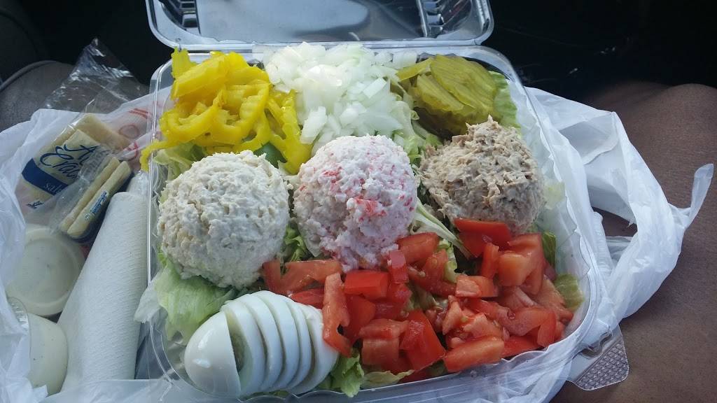 Hoagie Hut | meal takeaway | 2807 Grand Ave, Waukegan, IL 60085, USA | 8472498300 OR +1 847-249-8300