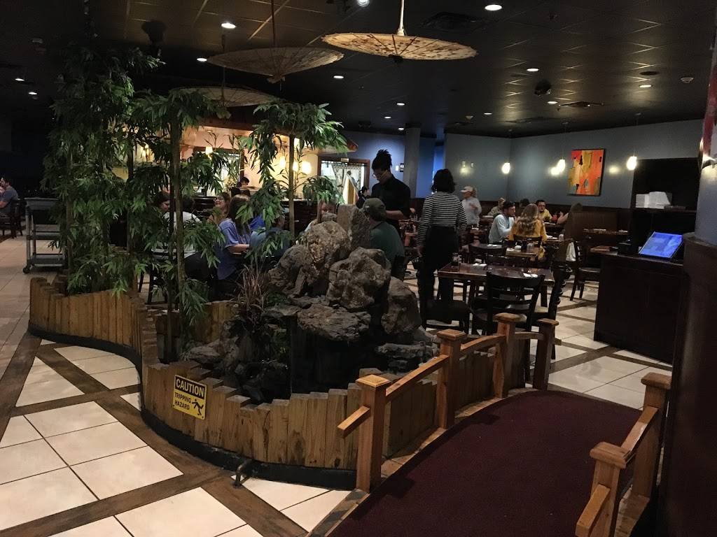 Toyo Japanese Sushi Bar & Hibachi | restaurant | 2305 Jackson Ave W #207, Oxford, MS 38655, USA | 6622328668 OR +1 662-232-8668