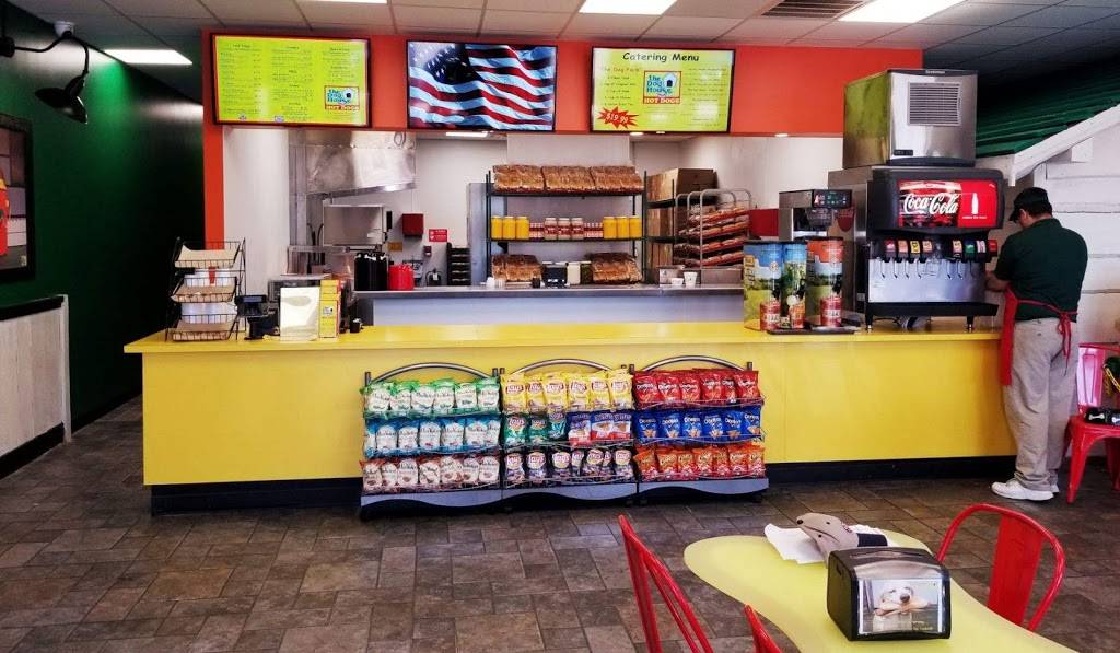 The Dog House | restaurant | 327 E Arlington Blvd, Greenville, NC 27858, USA | 2523213656 OR +1 252-321-3656