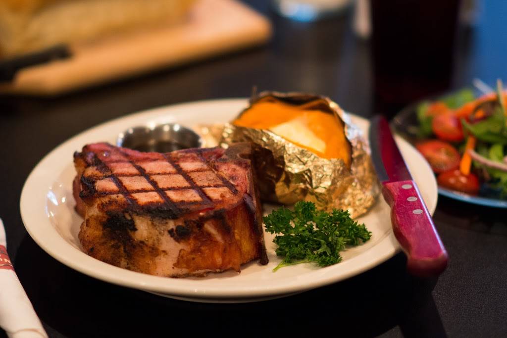 The Red Onion | restaurant | 166 W Lane St, Equality, IL 62934, USA | 6182764862 OR +1 618-276-4862