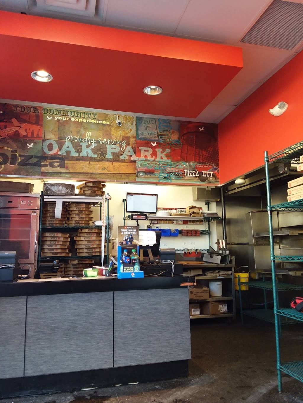 Pizza Hut | restaurant | 7103 North Ave, Oak Park, IL 60302, USA | 7083580028 OR +1 708-358-0028