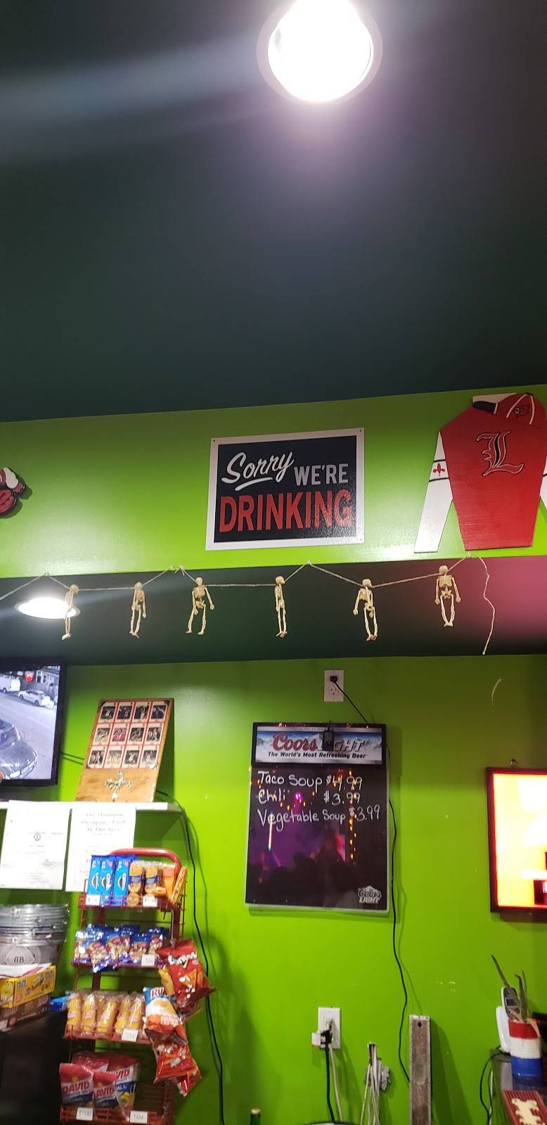 Paddock Sport Bar & Grill | restaurant | 501 W Evelyn Ave, Louisville, KY 40215, USA | 5028903033 OR +1 502-890-3033