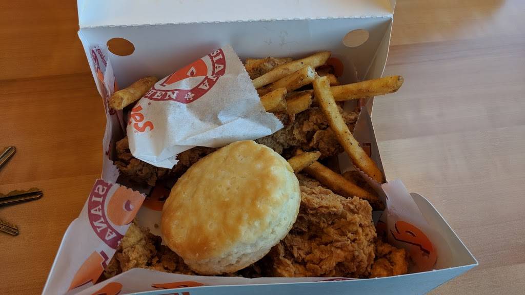 Popeyes Louisiana Kitchen | restaurant | 753 Memorial Dr, Chicopee, MA 01020, USA | 4135933088 OR +1 413-593-3088