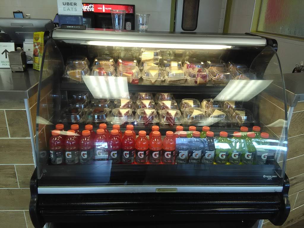 Wings Xpress | restaurant | 1911 E Bearss Ave, Tampa, FL 33613, USA | 8139714141 OR +1 813-971-4141