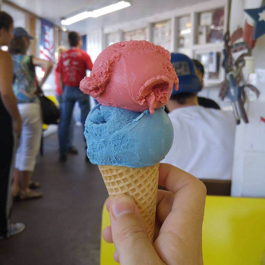 Flagpole Drive-In Inc | restaurant | 514 E 9th St, Rochester, IN 46975, USA | 5742236218 OR +1 574-223-6218