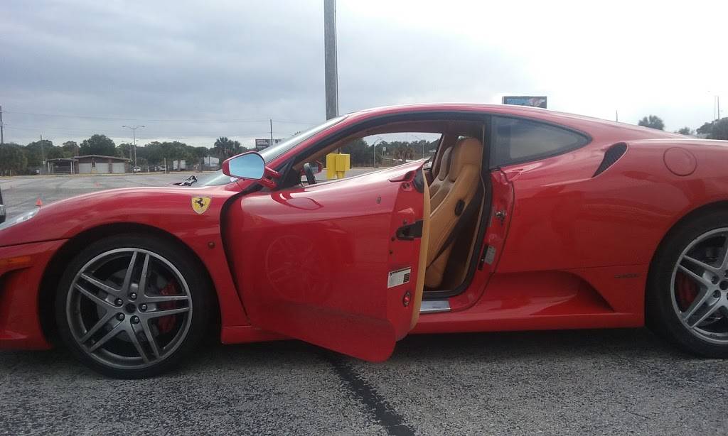 Tampa Greyhound Track | restaurant | 8300 N Nebraska Ave, Tampa, FL 33604, USA | 8139324313 OR +1 813-932-4313