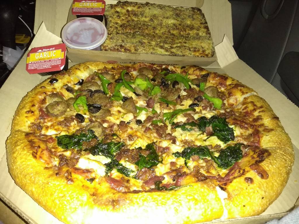 Pizza Hut | meal takeaway | 1439 S. US Highway 1, Fort Pierce, FL 34950, USA | 7724611353 OR +1 772-461-1353