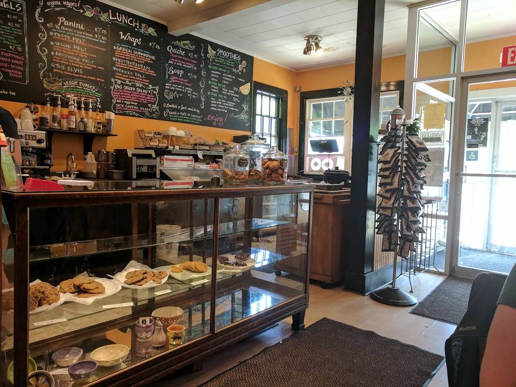 The Maia Papaya | restaurant | 2161 Main St, Bethlehem, NH 03574, USA | 6038699900 OR +1 603-869-9900