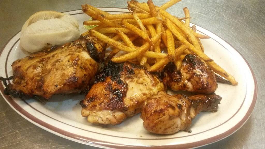 The Hideaway | restaurant | 107 W Mill St #9776, Chaseburg, WI 54621, USA | 6084832777 OR +1 608-483-2777