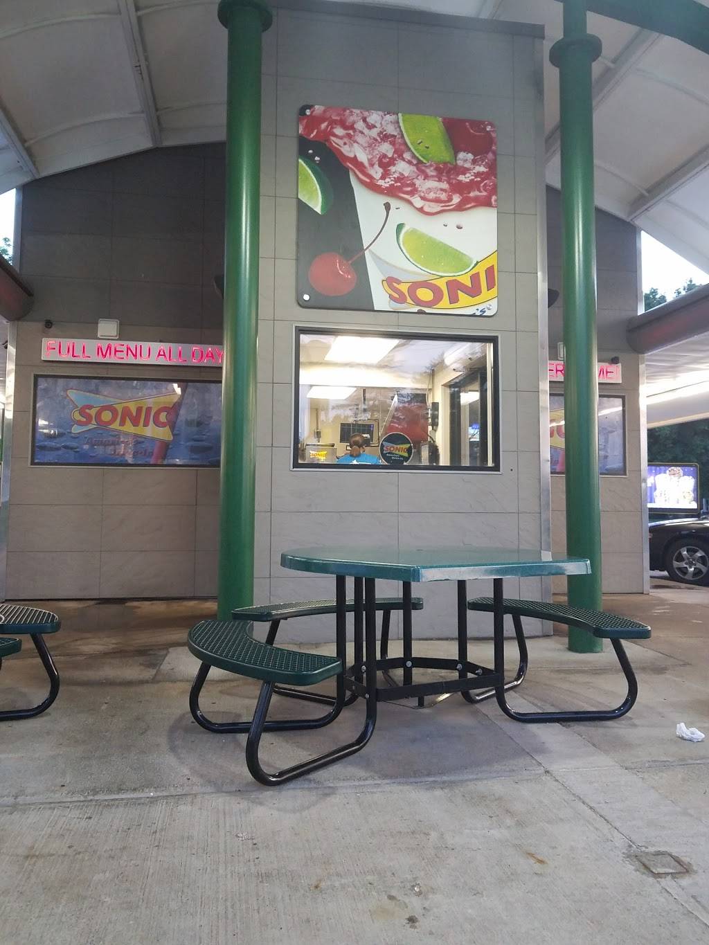 Sonic Drive-In | restaurant | 1019 W 7th St, Hopkinsville, KY 42240, USA | 2708862200 OR +1 270-886-2200