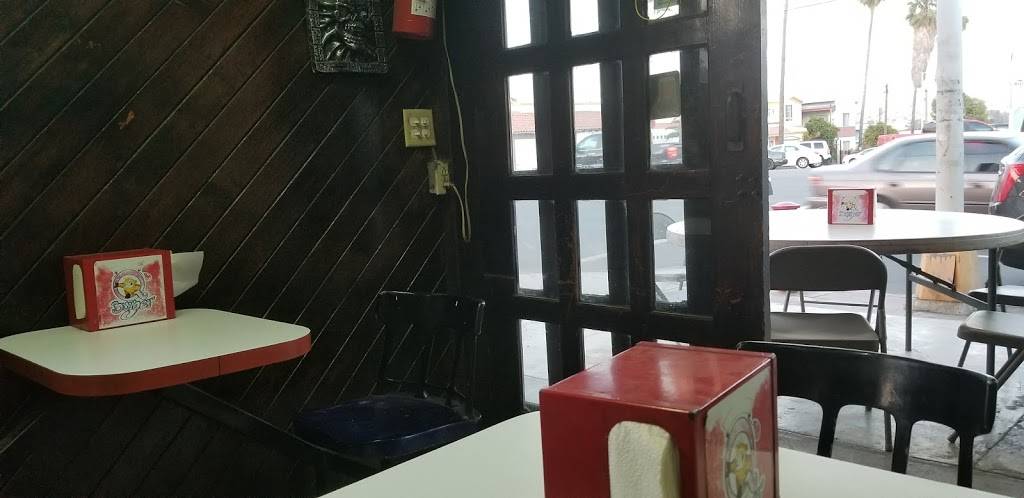 Q Burger | restaurant | Av. Ruiz 1373-3, Zona Centro, 22800 Ensenada, B.C., Mexico | 016461556238 OR +52 646 155 6238