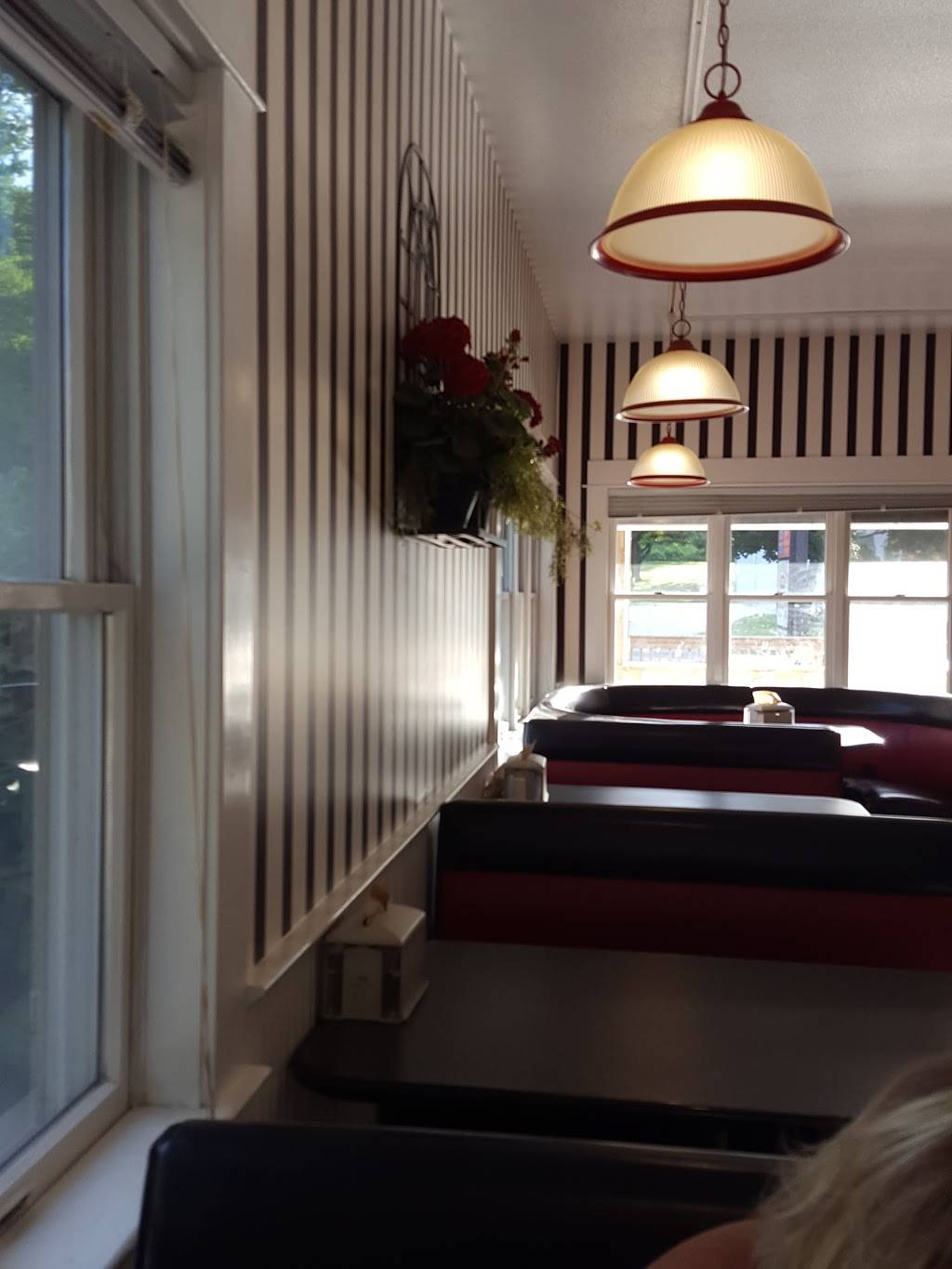 Northridge Pizzeria | restaurant | 422 S Main St, Middlebury, IN 46540, USA | 5748252565 OR +1 574-825-2565