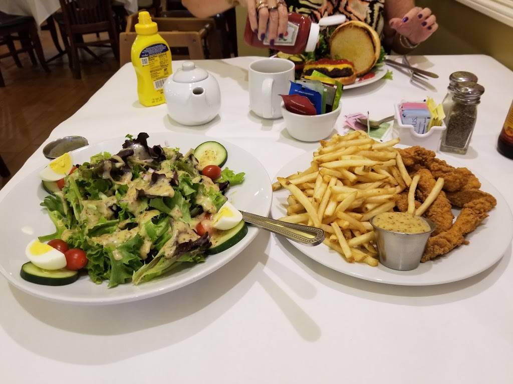 Cafe at the Square | restaurant | 500 St Charles Ave, New Orleans, LA 70130, USA | 5043047831 OR +1 504-304-7831