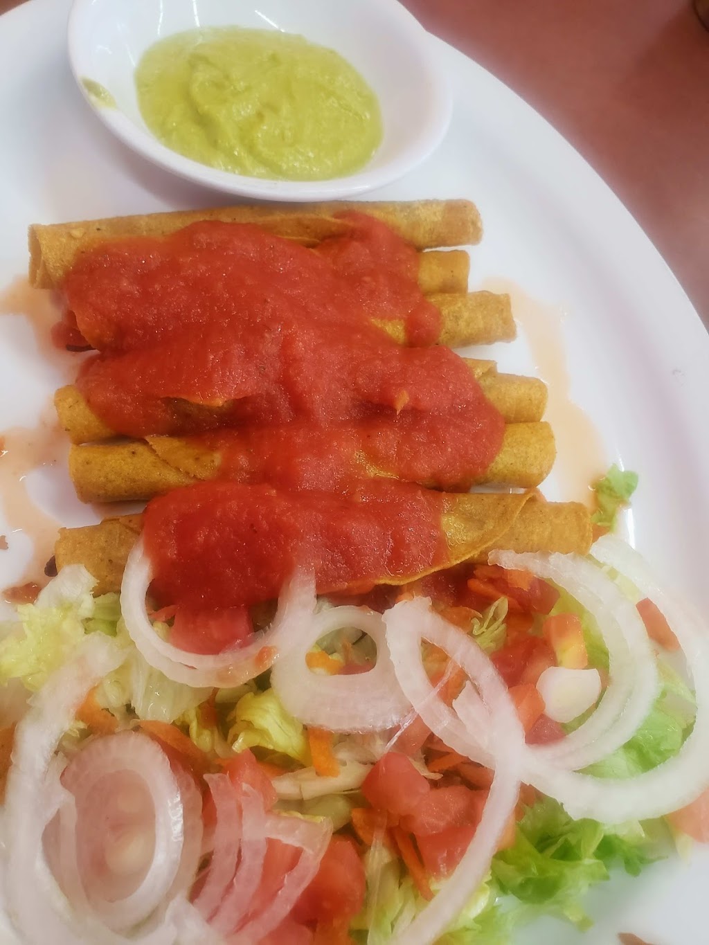 Los Abuelos Mexican Restaurant | restaurant | 112 School St, Hatch, NM 87937 esta location esta mal esta a, dos cuadras de el muceo y enfrente de la, 112 School Street esquina, W Hall St, Hatch, NM 87937, USA | 5752670607 OR +1 575-267-0607