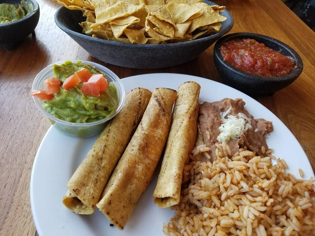 El Azteco | restaurant | 225 Ann St, East Lansing, MI 48823, USA | 5173519111 OR +1 517-351-9111