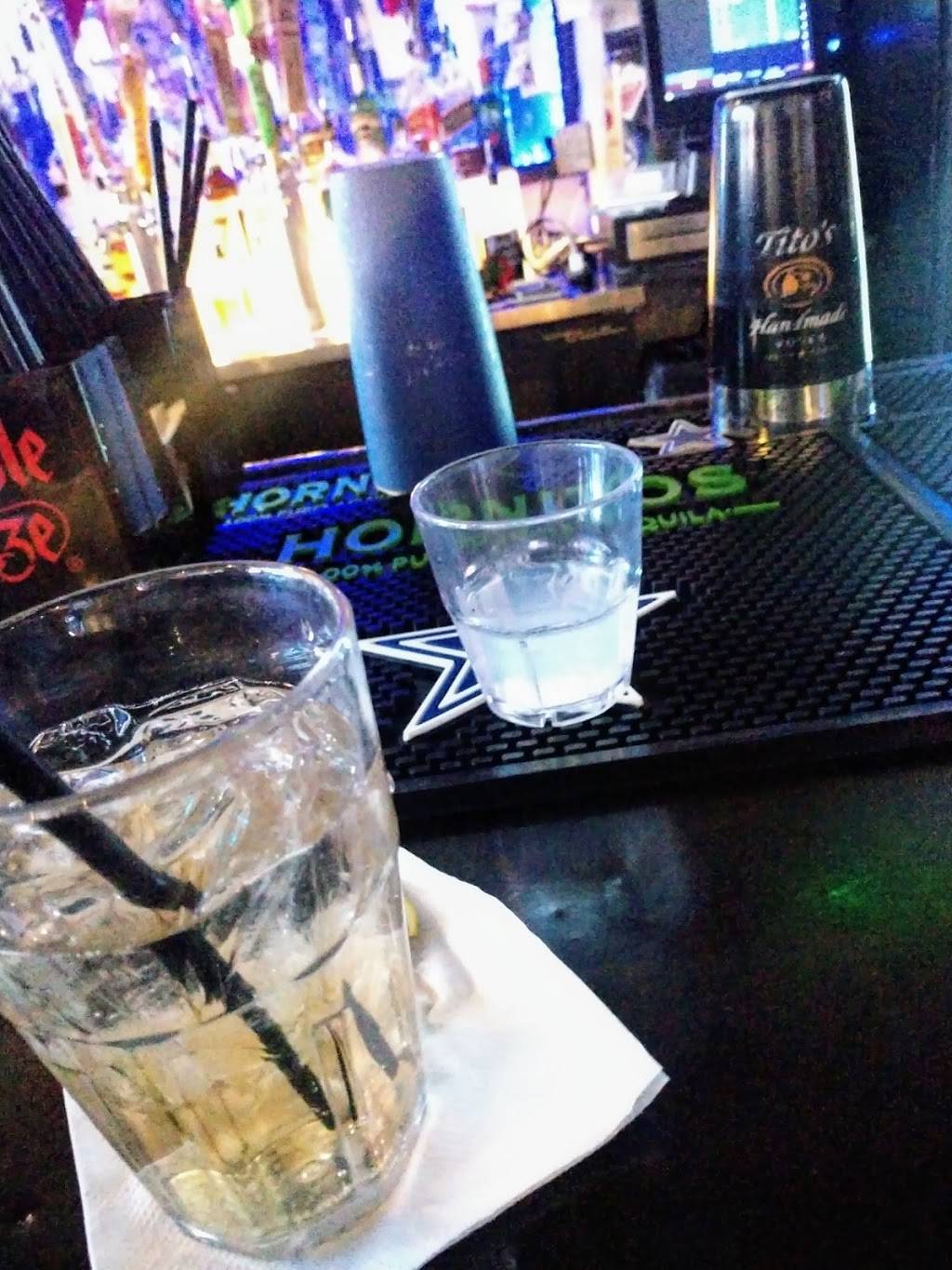 Slackers Sports Bar - Northstar | restaurant | 126 W Rector, San Antonio, TX 78216, USA | 2108452603 OR +1 210-845-2603