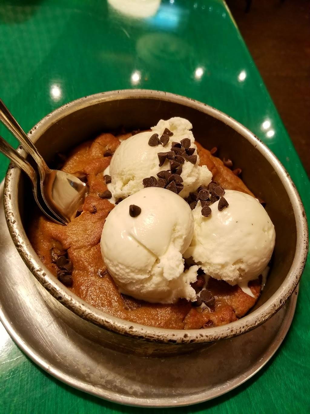 Oreganos Pizza Bistro | restaurant | 4001, 6821 E Superstition Springs Blvd, Mesa, AZ 85209, USA | 4803055096 OR +1 480-305-5096