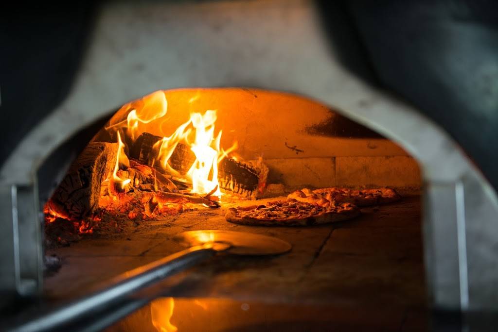 Restaurant Buon Gusto Inc | restaurant | 2495 Boul Saint-Martin Est, Laval, QC H7E 4X6, Canada | 4506635663 OR +1 450-663-5663