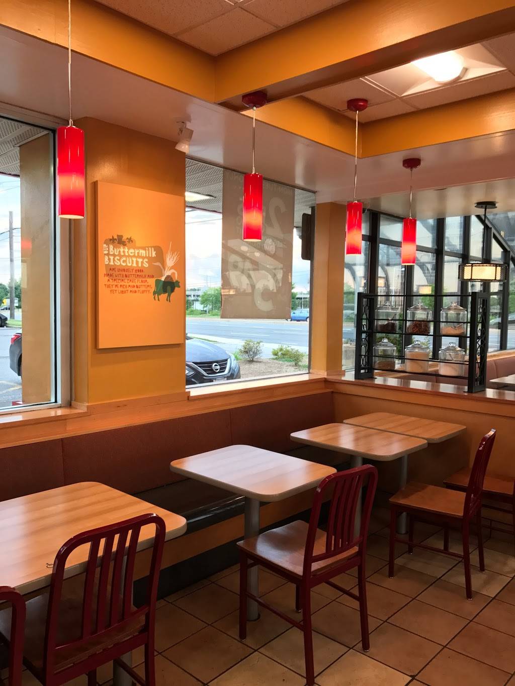 Popeyes Louisiana Kitchen | restaurant | 4621 Silver Hill Rd, Suitland, MD 20746, USA | 3014201600 OR +1 301-420-1600