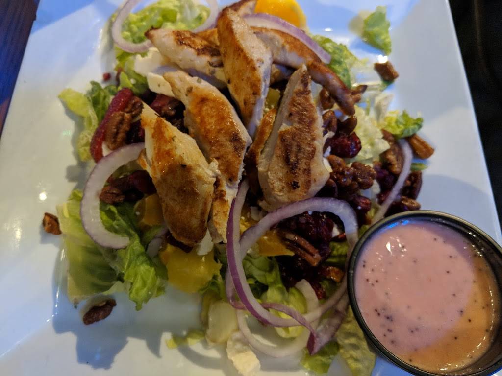 Quaker Steak & Lube | restaurant | 561 US Route 1, Edison, NJ 08817, USA | 7327779464 OR +1 732-777-9464