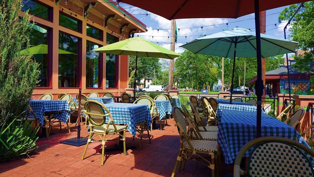 Martinis Kzoo | restaurant | 832 S Westnedge Ave, Kalamazoo, MI 49008, USA | 2693888883 OR +1 269-388-8883