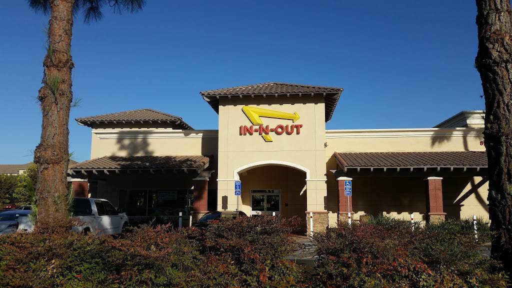 In-N-Out Burger | restaurant | 895 Cochrane Rd, Morgan Hill, CA 95037, USA | 8007861000 OR +1 800-786-1000