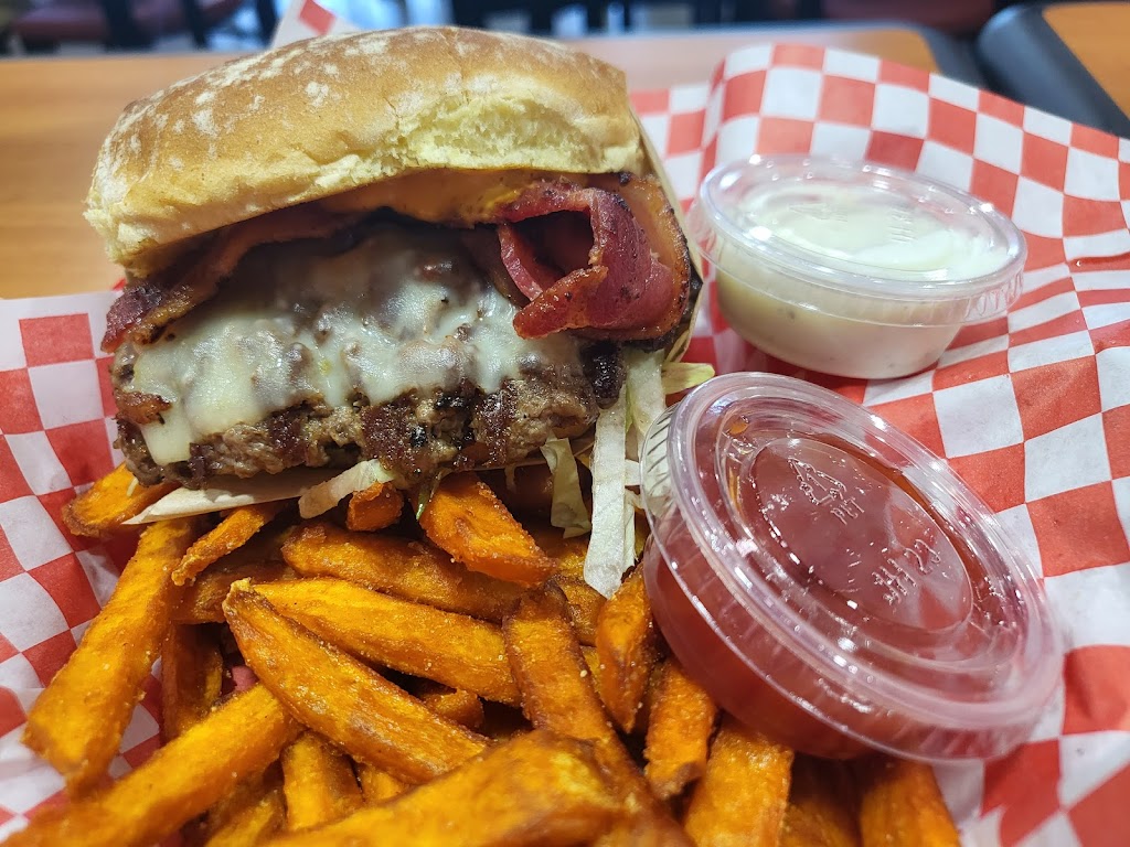 Peter’s Gourmade Burgers | restaurant | 1101 N Harbor Blvd, Fullerton, CA 92832, USA | 7145193274 OR +1 714-519-3274