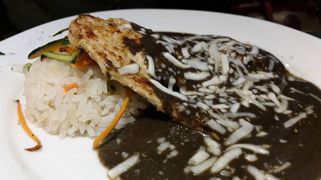 Mole De Los Reyes | restaurant | 6242 Maywood Ave, Bell, CA 90201, USA | 3235885536 OR +1 323-588-5536