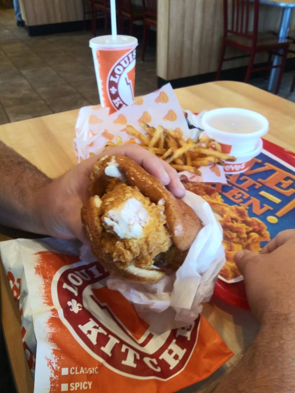 Popeyes Louisiana Kitchen | restaurant | 119 South N Service Rd, Blytheville, AR 72315, USA | 8702781202 OR +1 870-278-1202