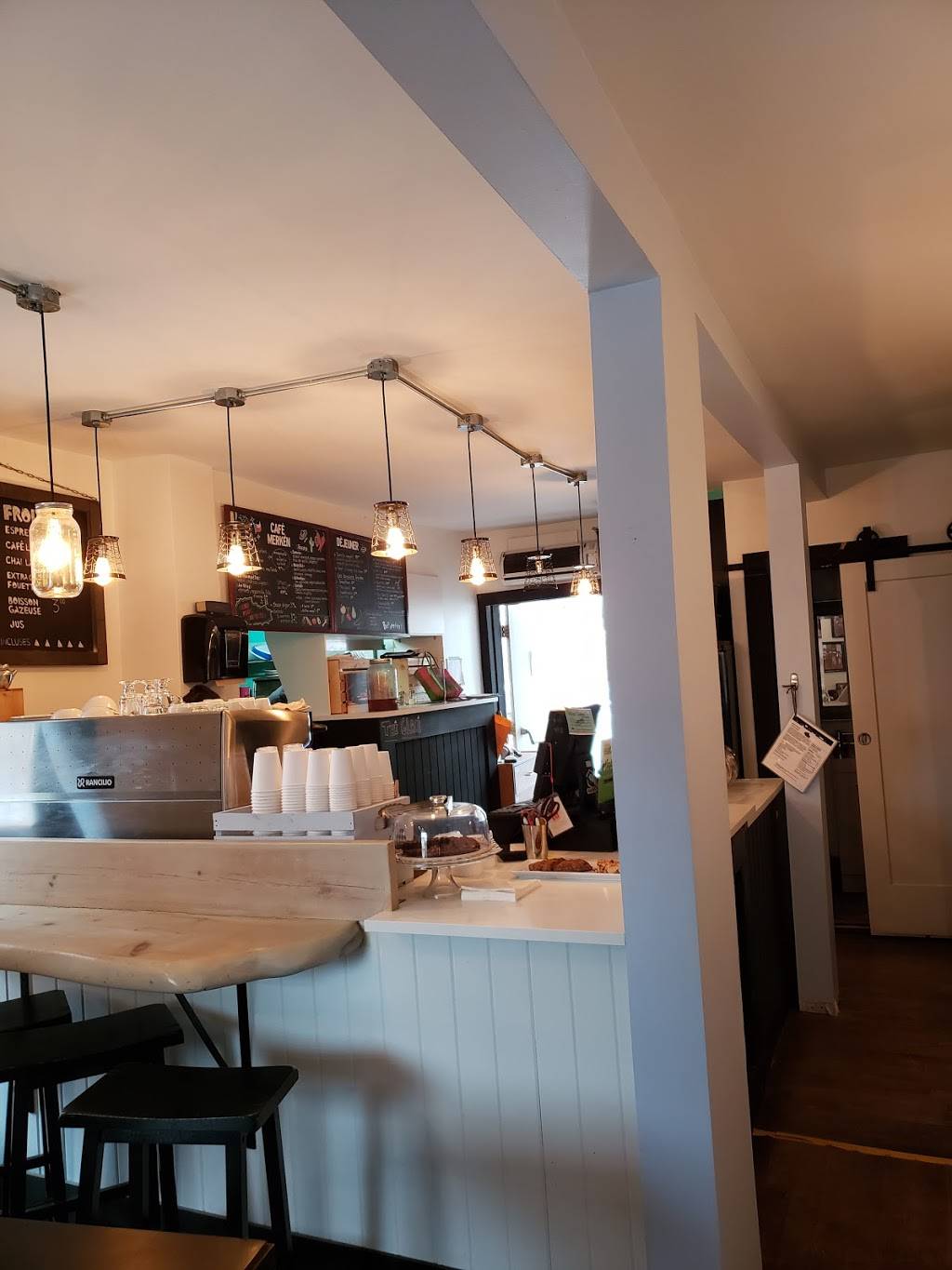 Café Merkén | restaurant | 2 Rue Aubry, Gatineau, QC J8X 2H2, Canada | 8197760220 OR +1 819-776-0220