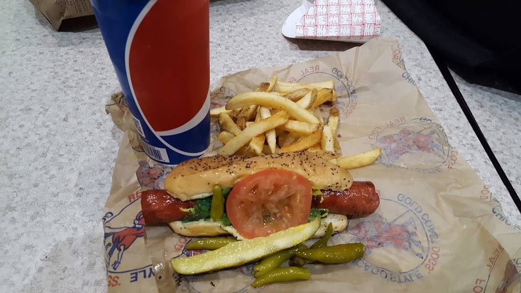 Gold Coast Dogs | restaurant | 5757 S Cicero Ave, Chicago, IL 60638, USA | 7737356789 OR +1 773-735-6789