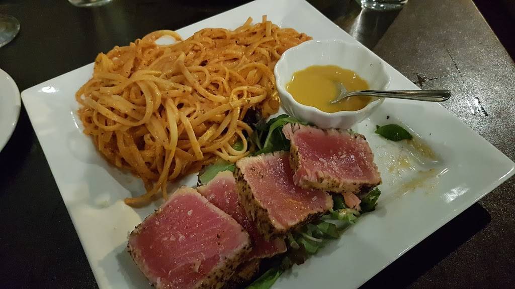 Enzos Trattoria | restaurant | 1063 Erie St E, Windsor, ON N9A 3Z2, Canada | 5192546213 OR +1 519-254-6213