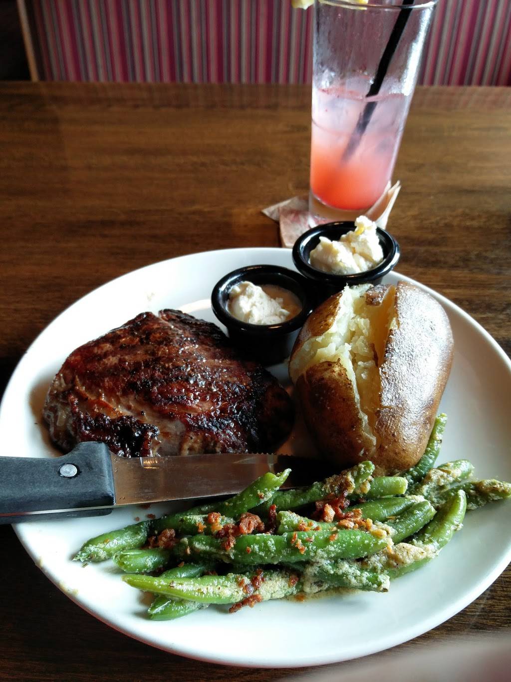 Applebees Grill + Bar | restaurant | 1107 West Chester Pike, West Chester, PA 19382, USA | 6106960751 OR +1 610-696-0751