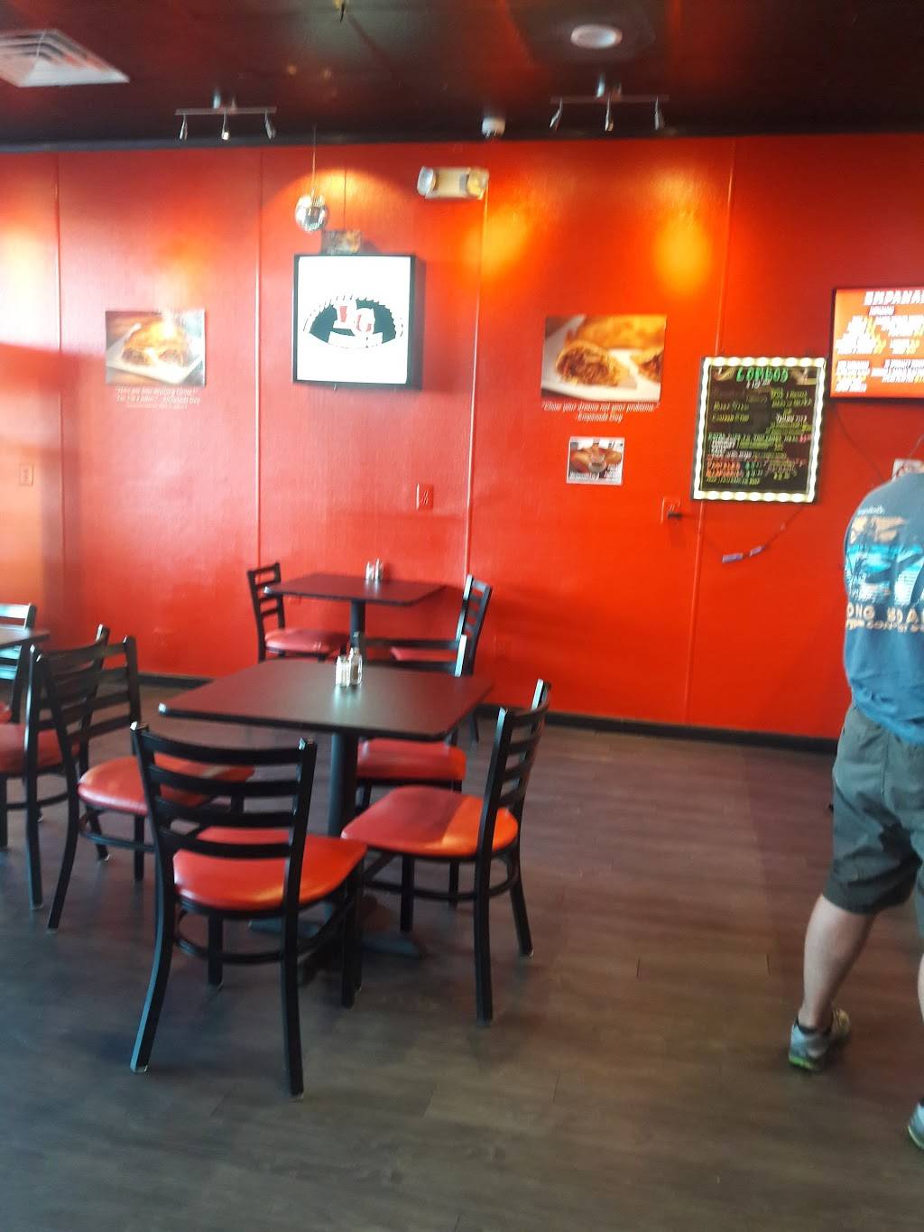 Empanada Guy Restaurant | restaurant | 568 Park Ave, Freehold, NJ 07728, USA | 8886237765 OR +1 888-623-7765